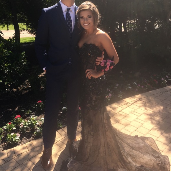 Prom / formal dress - Picture 1 of 3